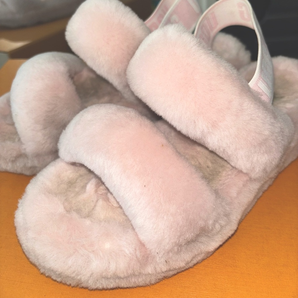 Light Pink Ugg Slipper/Sandals